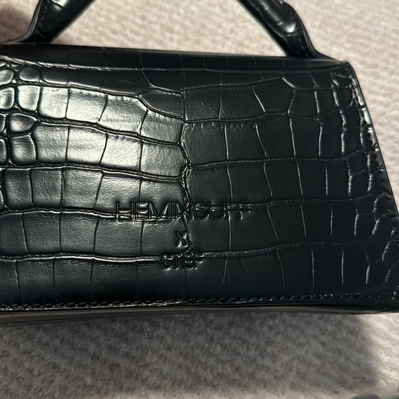 HEMINCUFF x STEF VEGAN LEATHER CROC MINI BAG IN BLACK - Picture 3 of 4